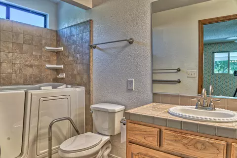 421 Rosewood, Redding, CA 96003 photo 30