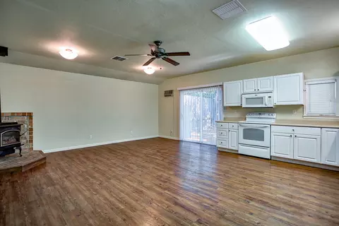1875 7th St, Redding, CA 96001 photo 5