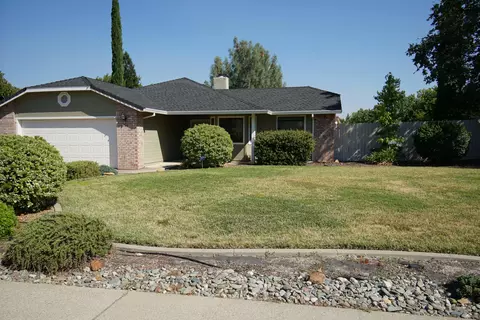 2745 Howard, Redding, CA 96001 photo 2