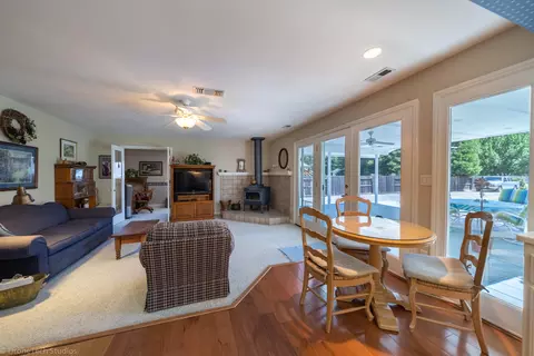 2955 Balaton Ave, Redding, CA 96001 photo 15
