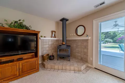 2955 Balaton Ave, Redding, CA 96001 photo 17
