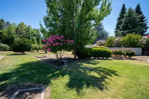 2955 Balaton Ave, Redding, CA 96001 photo 39