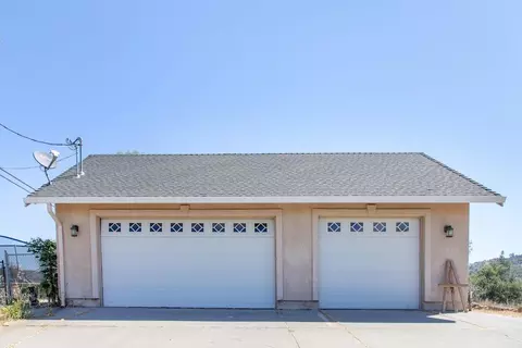 15020 Bear Mountain Rd, Redding, CA 96003 photo 3