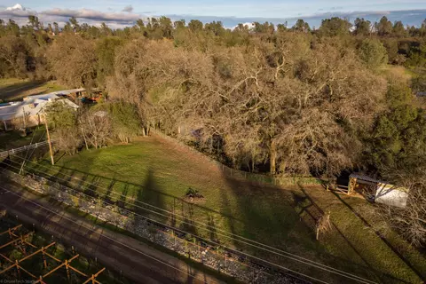 9993 Salmon Creek Rd, Redding, CA 96003 photo 3