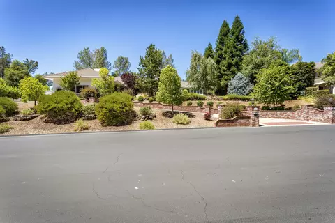13360 Tierra Heights Rd, Redding, CA 96003 photo 2