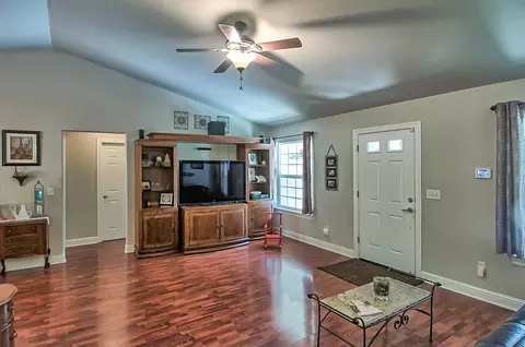 4380 Cynthia Way, Redding, CA 96002 photo 5