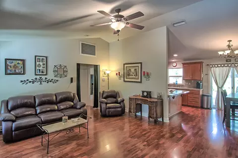 4380 Cynthia Way, Redding, CA 96002 photo 9