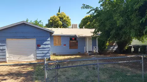 2104 Comet St, Redding, CA 96002 photo 1