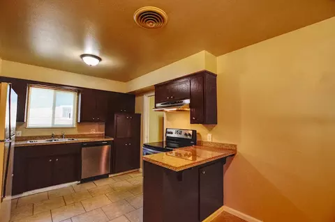 6443 El Camino Dr, Redding, CA 96001 photo 4