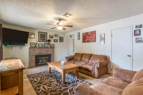 2107 Solar Way, Redding, CA 96002 photo 2