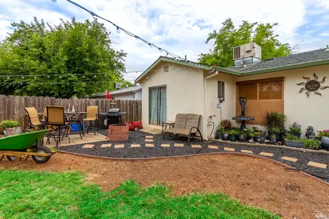 2107 Solar Way, Redding, CA 96002 photo 14