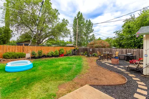 2107 Solar Way, Redding, CA 96002 photo 13