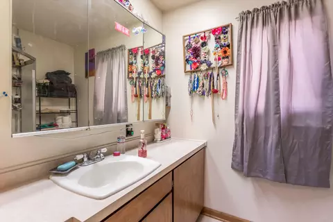 2107 Solar Way, Redding, CA 96002 photo 8
