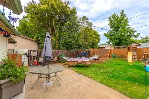 2107 Solar Way, Redding, CA 96002 photo 12