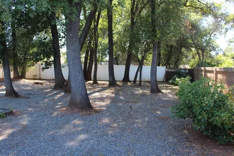 1414 Augustine Way, Redding, CA 96002 photo 15
