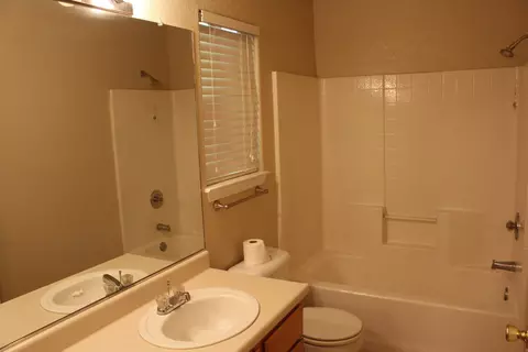 1414 Augustine Way, Redding, CA 96002 photo 11