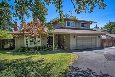 3059 Forest Hills Dr, Redding, CA 96002 photo 2