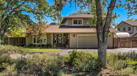 3059 Forest Hills Dr, Redding, CA 96002 photo 1