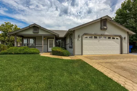 480 Viewpoint Dr, Redding, CA 96003 photo 1