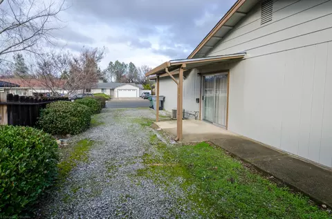 3675 Lake Forest Dr, Redding, CA 96003 photo 17