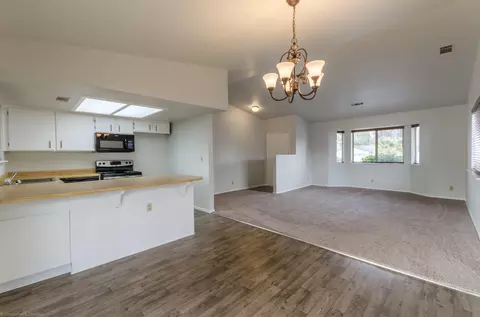 3675 Lake Forest Dr, Redding, CA 96003 photo 5