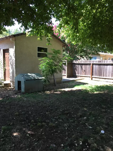 3048 Sacramento Dr, Redding, CA 96001 photo 6