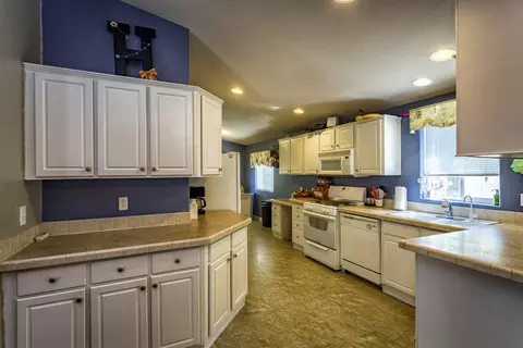 22142 Ravine Ct, Redding, CA 96003 photo 6