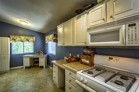22142 Ravine Ct, Redding, CA 96003 photo 7