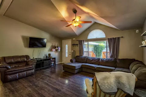 22142 Ravine Ct, Redding, CA 96003 photo 2