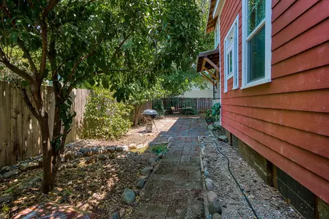 1059 Pine St, Redding, CA 96001 photo 18