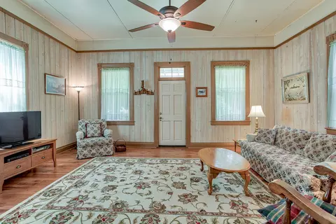 1059 Pine St, Redding, CA 96001 photo 3