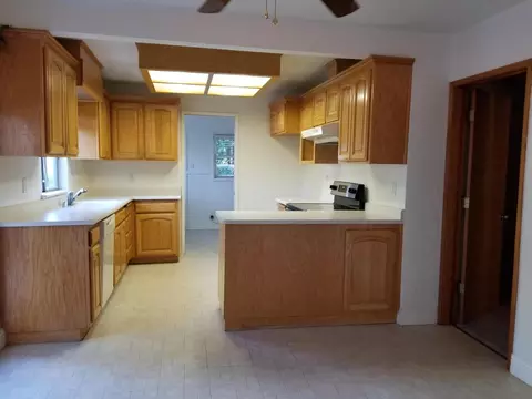 2706 Freebridge St, Redding, CA 96001 photo 3
