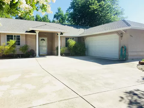 2854 Cobblestone Loop, Anderson, CA 96007 photo 2