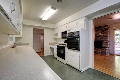 172 Oleander Cir, Redding, CA 96001 photo 23