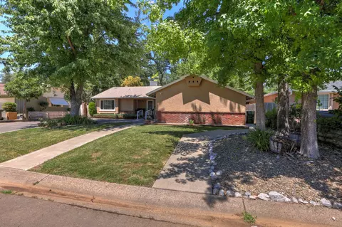 172 Oleander Cir, Redding, CA 96001 photo 2