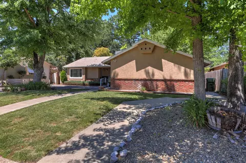 172 Oleander Cir, Redding, CA 96001 photo 3