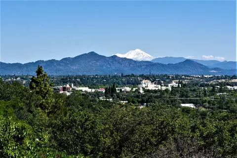 3515 Hillcrest St, Redding, CA 96001 photo 3