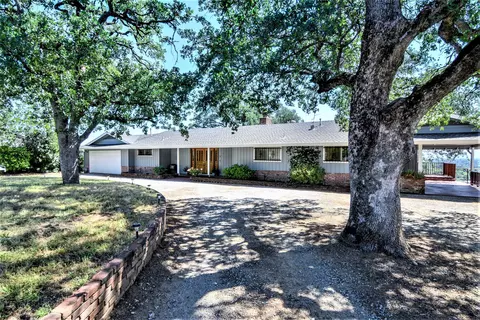 3515 Hillcrest St, Redding, CA 96001 photo 1
