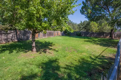 3640 Summit Dr, Redding, CA 96001 photo 31
