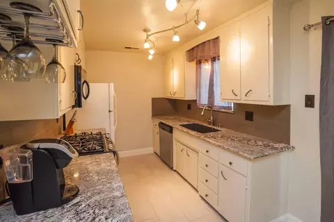 3640 Summit Dr, Redding, CA 96001 photo 10