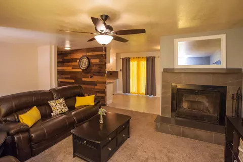 3640 Summit Dr, Redding, CA 96001 photo 5