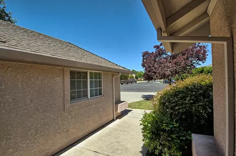 435 Franciscan Trl, Redding, CA 96003 photo 11