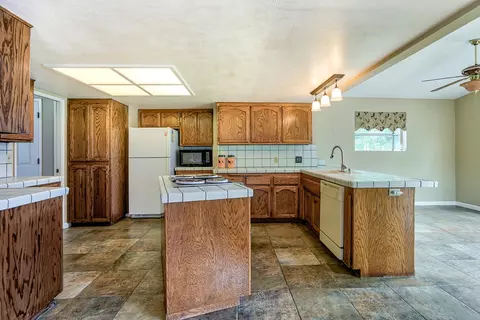 2639 Ivy Hill Dr, Redding, CA 96002 photo 11