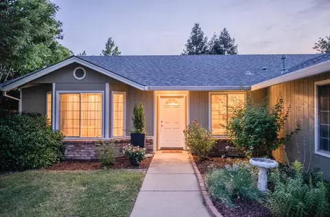 1590 Purple Way, Redding, CA 96003 photo 2