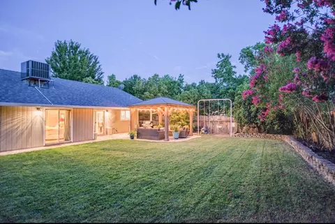1590 Purple Way, Redding, CA 96003 photo 4