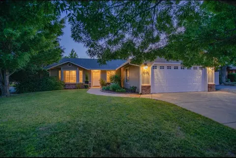 1590 Purple Way, Redding, CA 96003 photo 1