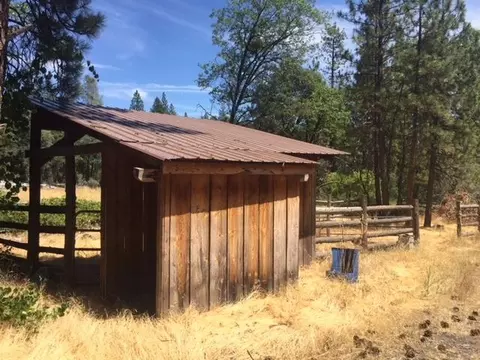 16992 Phillips Rd, Oak Run, CA 96069 photo 7