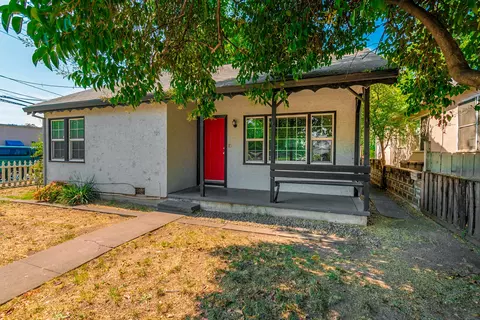 905 Parkview Ave, Redding, CA 96001 photo 1