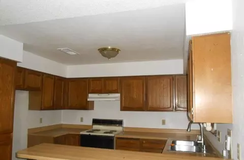 5601 Cascade Dr, Redding, CA 96003 photo 2