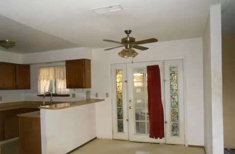 5601 Cascade Dr, Redding, CA 96003 photo 3